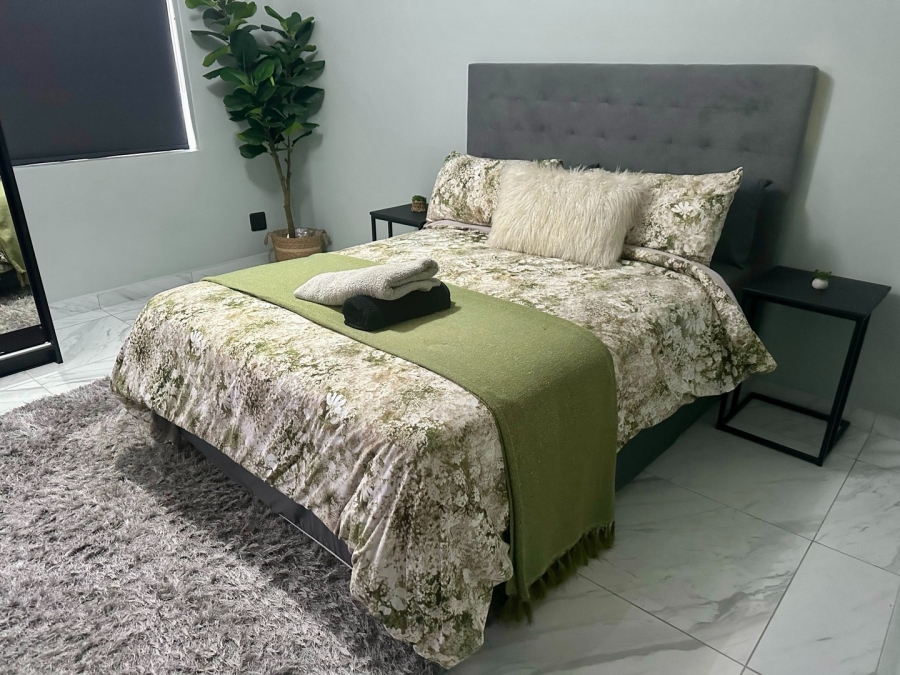 To Let 4 Bedroom Property for Rent in Table View Western Cape